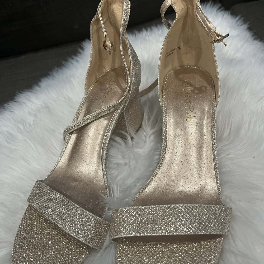 Dream Pairs Glittering Gold Heels